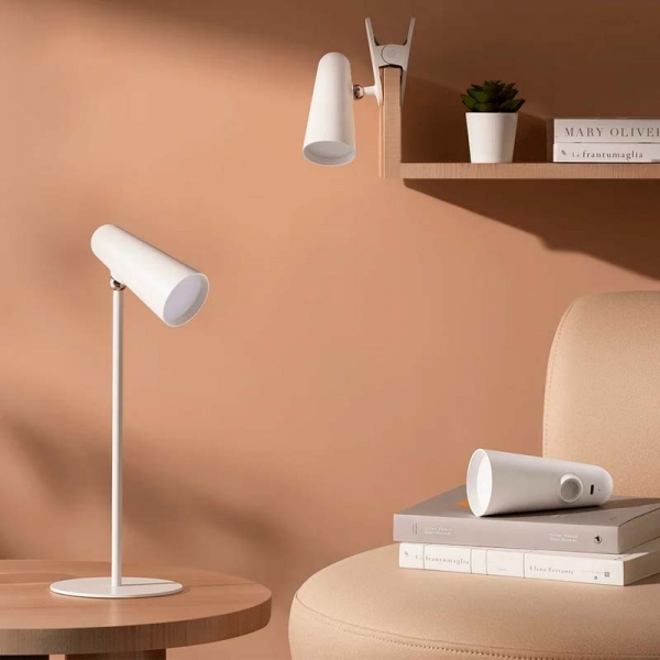 Xiaomi Lampe rechargeable flexible Xiaomi Lampe de table multifonction 100lm - 3 modes : Bureau, avec pince et lampe de poche - Température de couleur jusqu'à 5000K - Blanc